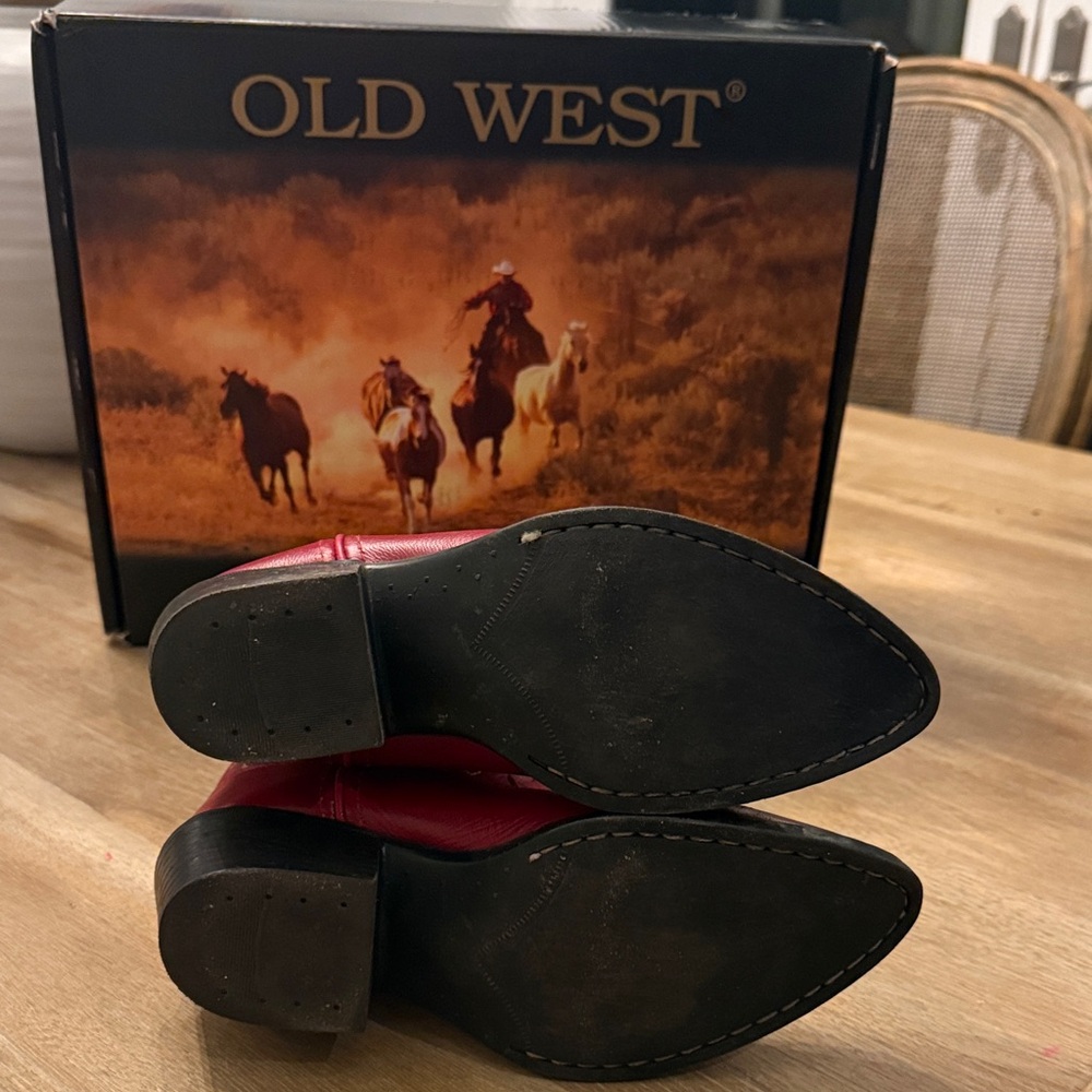 Old West Red Leather Western Boots with White Stitching - Picture 5 of 5